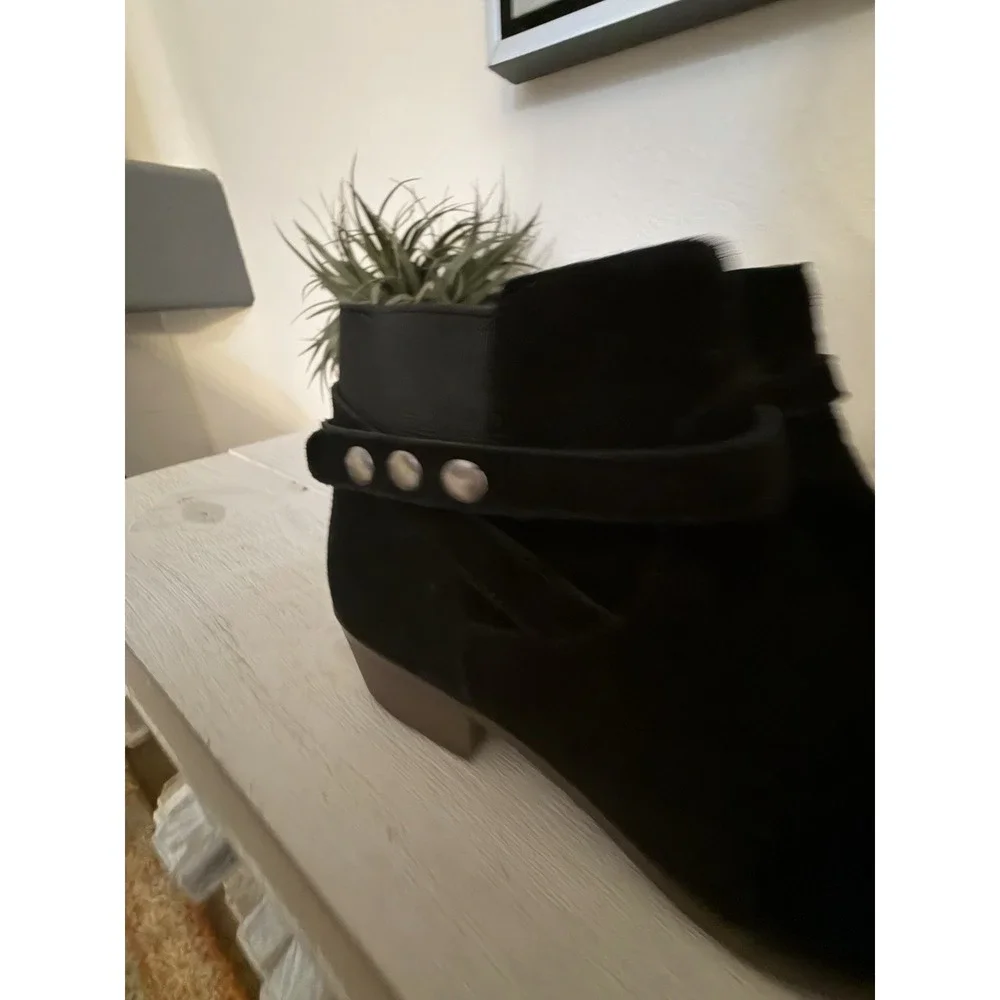 Kensie Suede Leather Ankle Boots Sz 7 Gemmy Zip Up Black Low Block Heel Studded